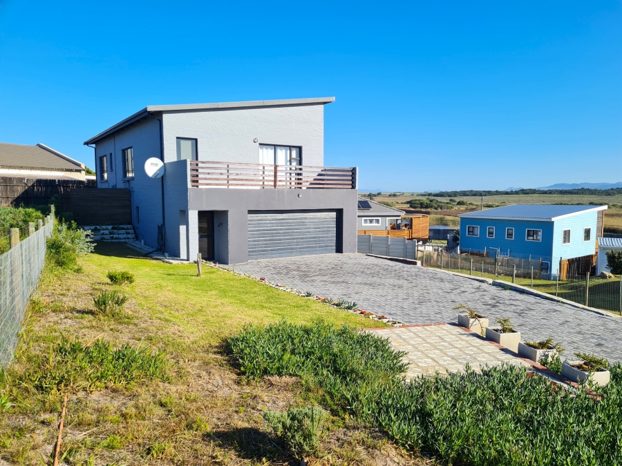 3 Bedroom Property for Sale in Paradise Beach Eastern Cape